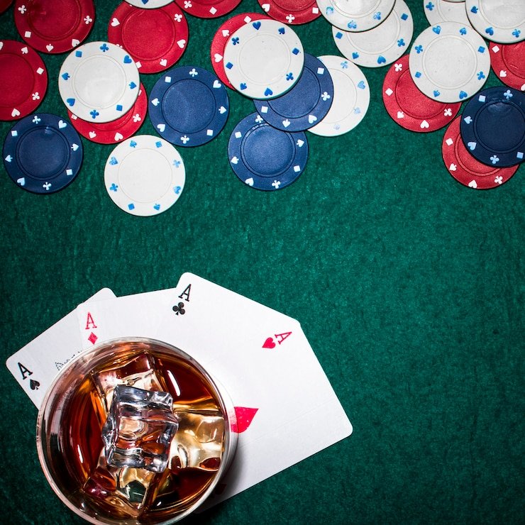 Live Sic Bo table with three dice in sealed shaker on spbu777 slot